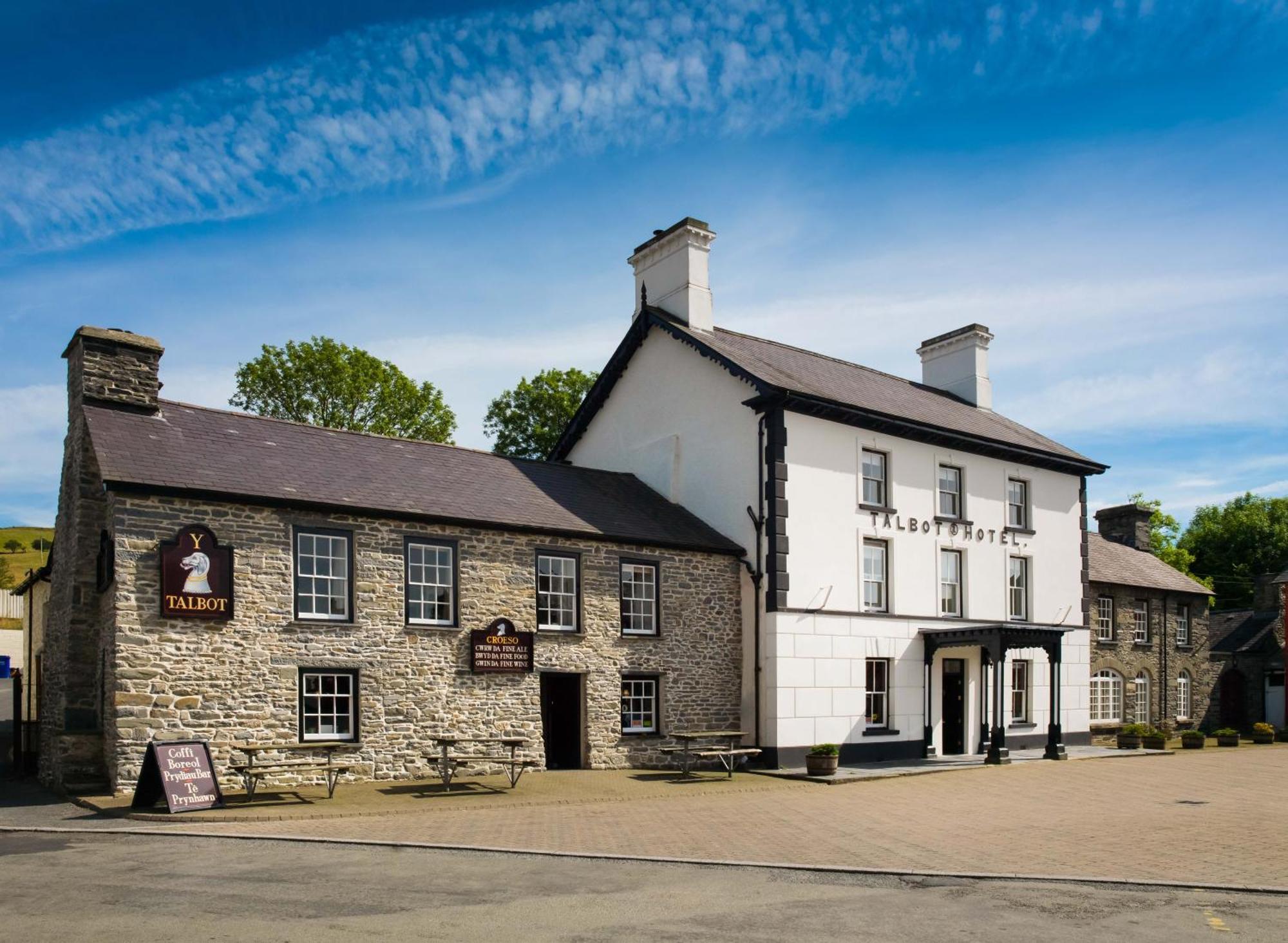 Y Talbot Hotel Tregaron Екстериор снимка
